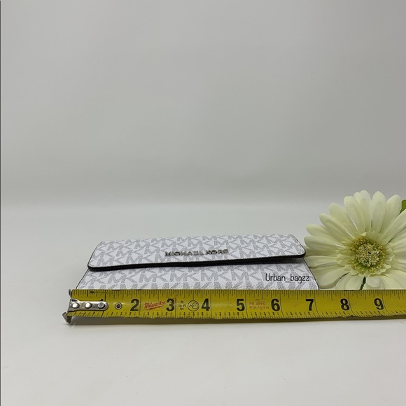 Michael Kors JST Large Trifold Wallet - Picture 2 of 8